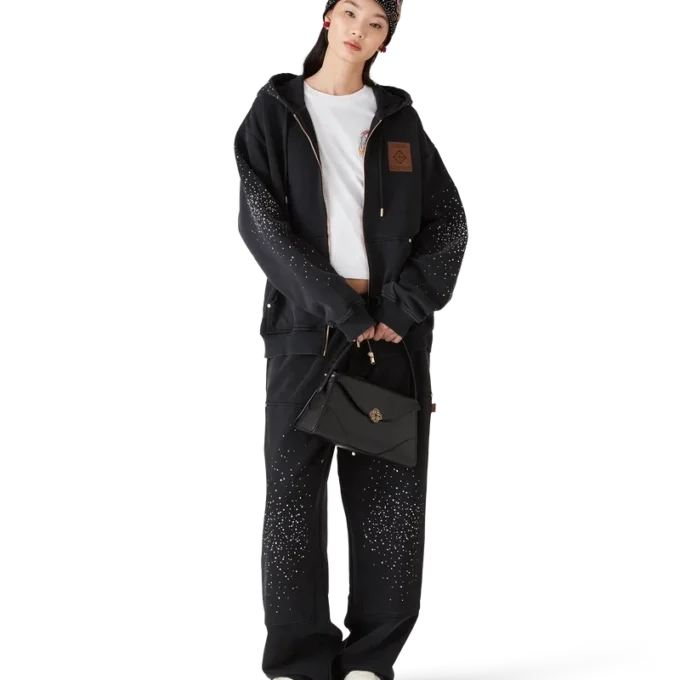 Căciulă decorată cu cristale în stil gotic