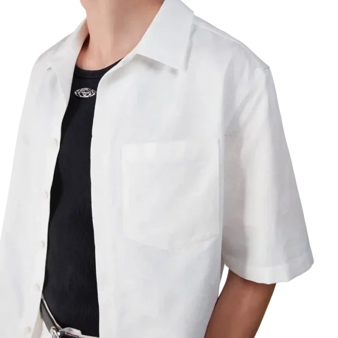 Cămașă albă cu mâneci scurte și monogramă Cămașă albă cu mâneci scurte și monogramă