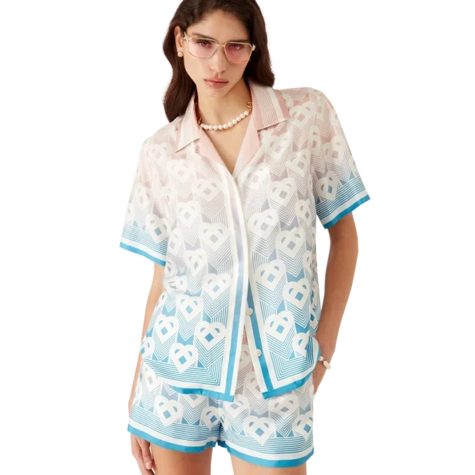 Cămașă cu mâneci scurte din mătase cu monogramă în formă de inimă în degrade Cămașă cu mâneci scurte din mătase cu monogramă în formă de inimă în degrade