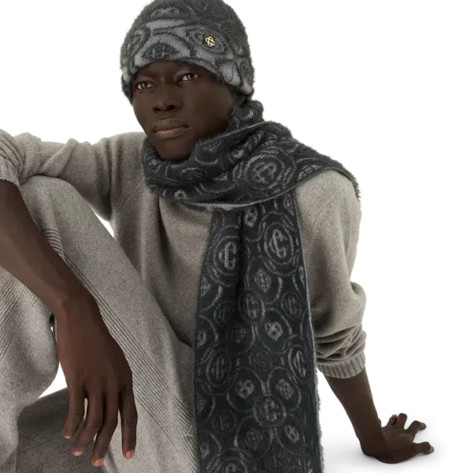 Eșarfă pufoasă din mohair cu monogramă