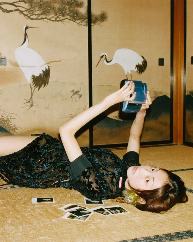 Verde și auriu: ochelarii de soare AlbáN Verde și auriu: ochelarii de soare AlbáN