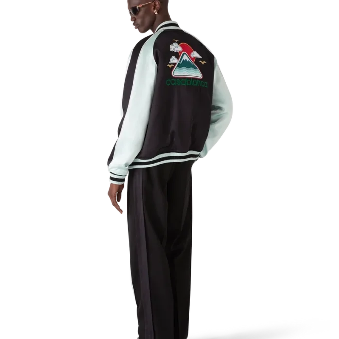 Jachetă bomber din satin brodată Jachetă bomber din satin brodată