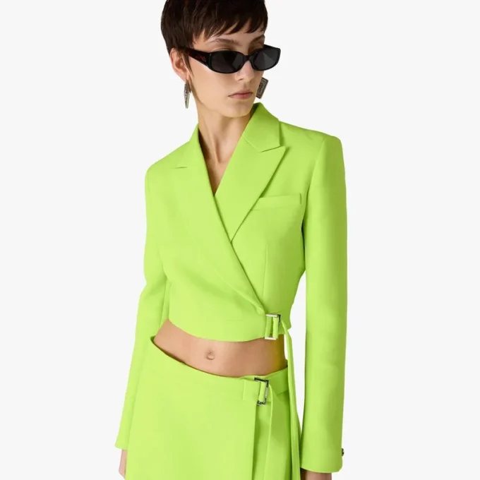 Jachetă croită din crep verde Jachetă croită din crep verde