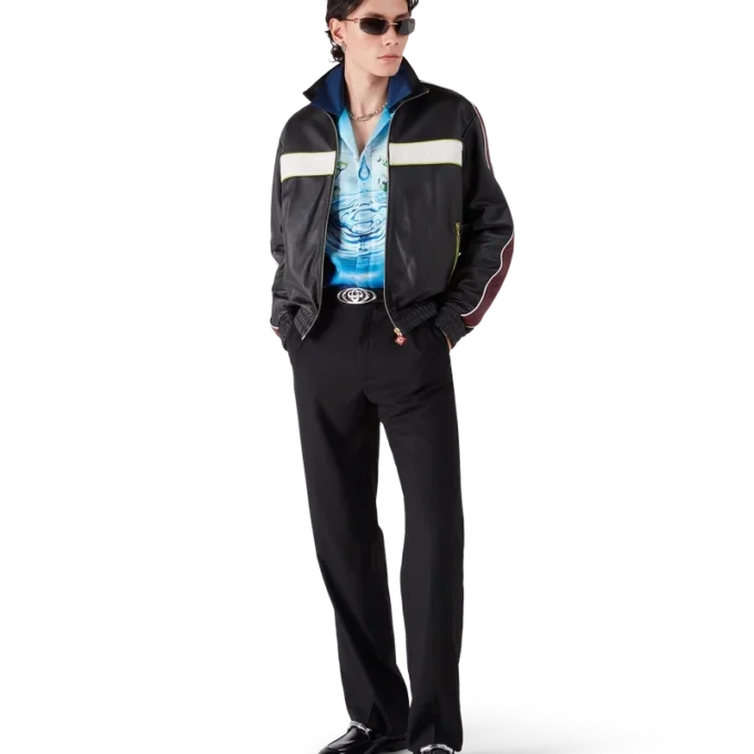 Jachetă din piele neagră