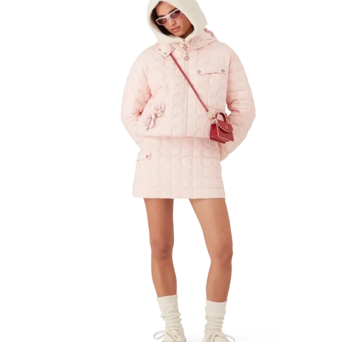 Jachetă matlasată din nailon cu glugă Jachetă matlasată din nailon cu glugă