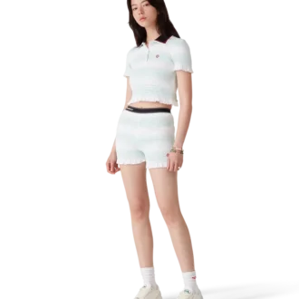 Pantaloni scurți cu dungi și pliuri Pantaloni scurți cu dungi și pliuri