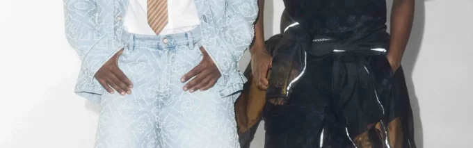 Tricou polo din velur cu monogramă violet Tricou polo din velur cu monogramă violet