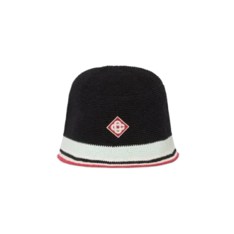 Pălărie croșetată cu dungi