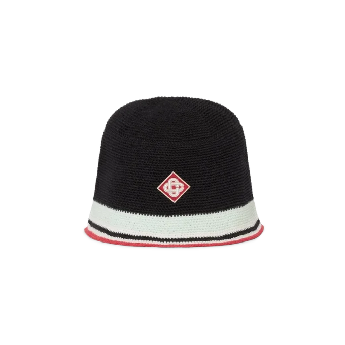 Pălărie croșetată cu dungi