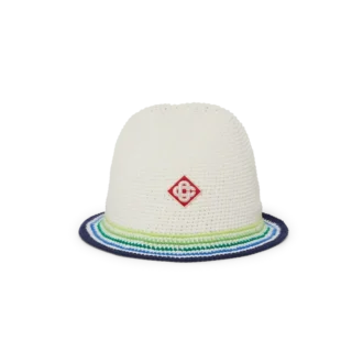 Pălărie croșetată cu dungi