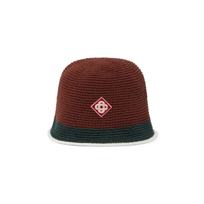 Pălărie croșetată cu dungi