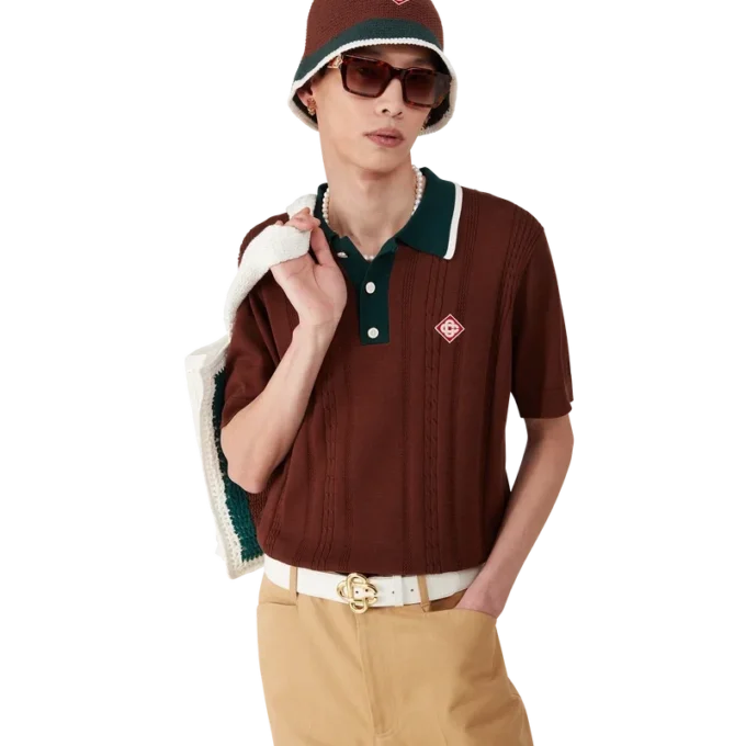 Pălărie croșetată cu dungi