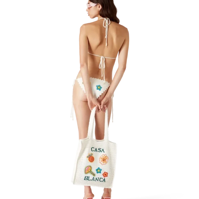 Top de bikini croșetat cu motive