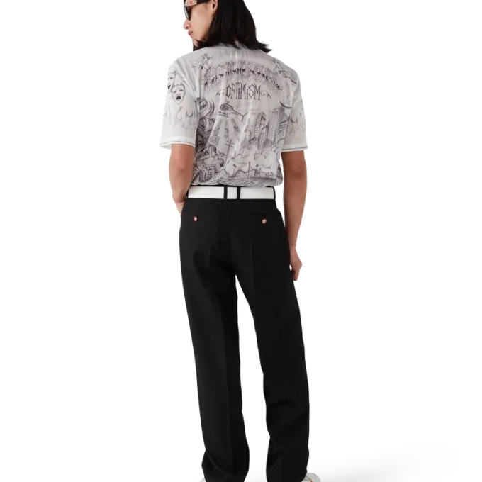 Top din plasă cu tatuaje