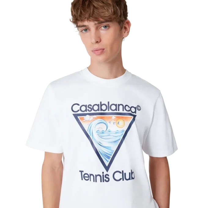 Tricou cu simbolul clubului de tenis