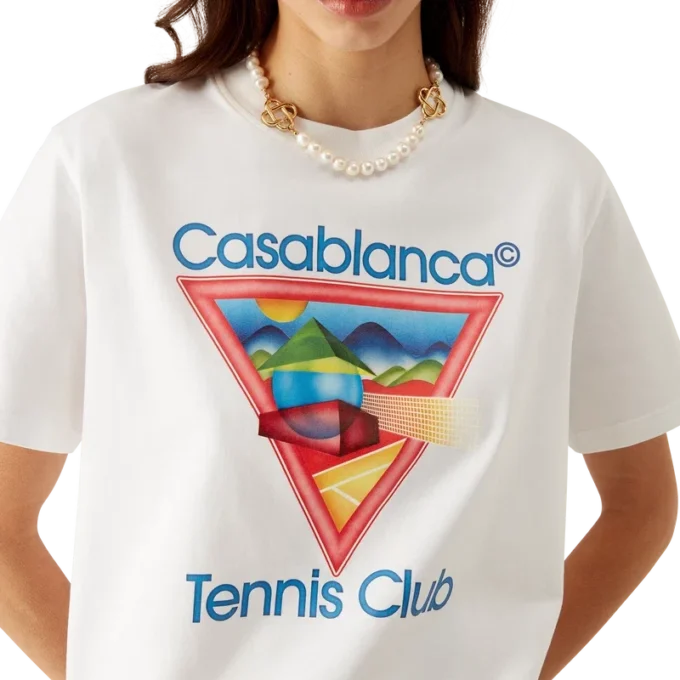 Tricou cu simbolul clubului de tenis
