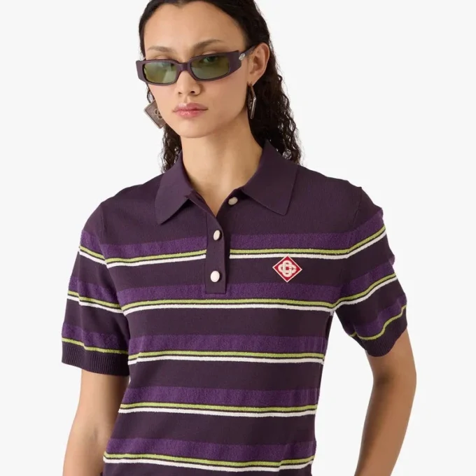 Tricou polo ajustat cu dungi violet și verde Tricou polo ajustat cu dungi violet și verde